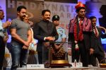 Aamir Khan, Viswanathan Anand at Hridaynath Mangeshkar Award on 12th April 2016